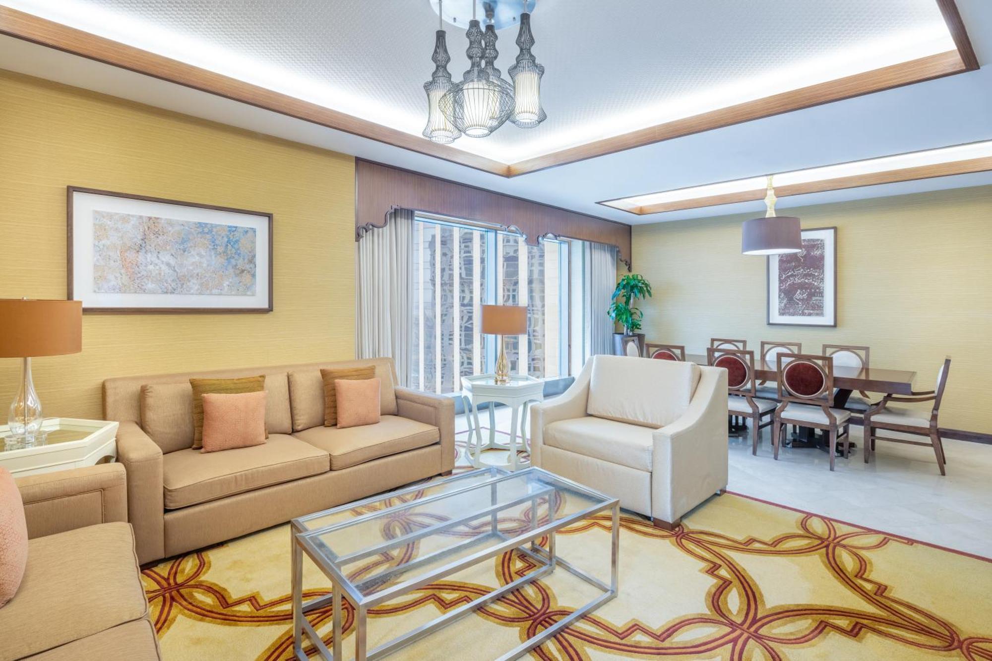 자발 오마르 메리어트 호텔, 마카 메카 외부 사진 A living room in a suite at the hotel